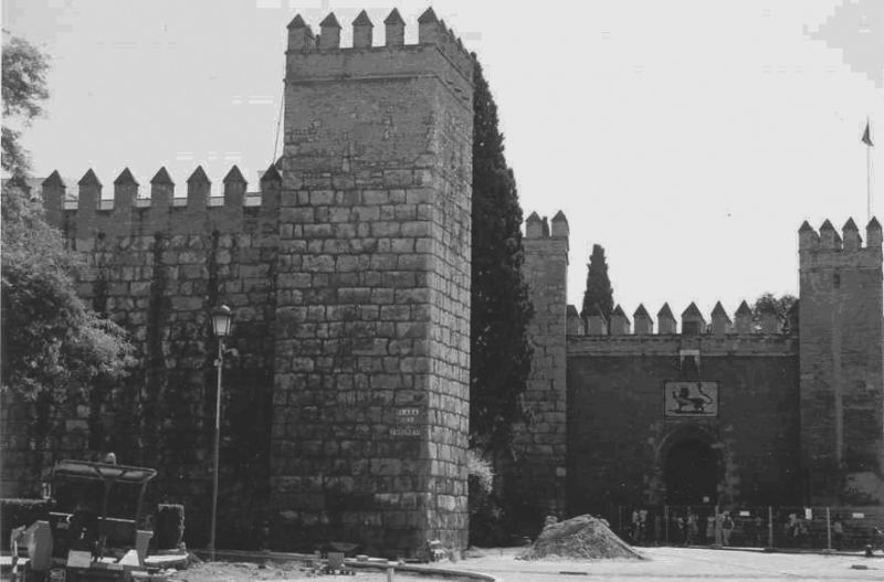 Archivo:Muradas y torres de Sevilla.jpg
